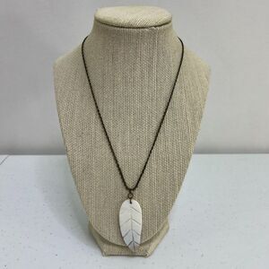Feather Leaf Necklace Mother of Pearl Shell White Gold‎ Tone Pendant Rustic Boho
